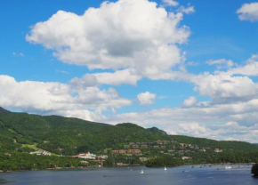 Cozy 2 bedrooms condo with stunning Mont Tremblant mountain and lakeview